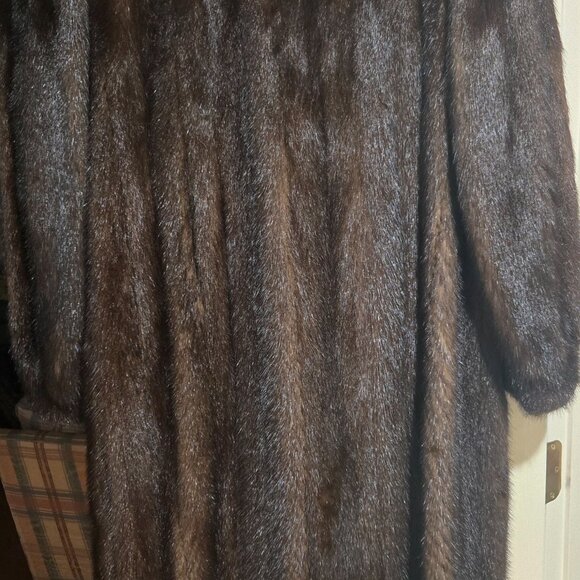 Saga full length 47" mink coat - Picture 9 of 12